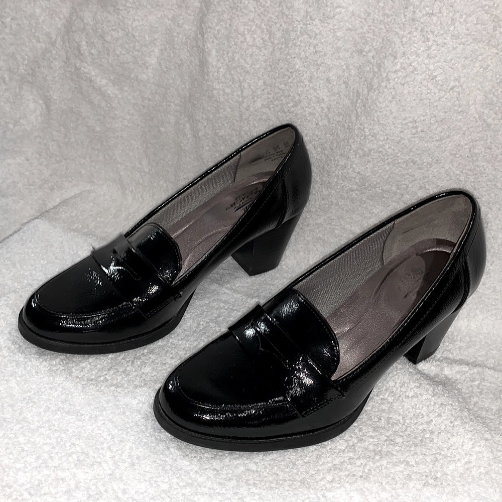 Life Stride Velocity Flex black shoes